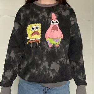 This is a sweatshirt that’s fluffy inside, it’s 60% Cotten and 40% polyester.